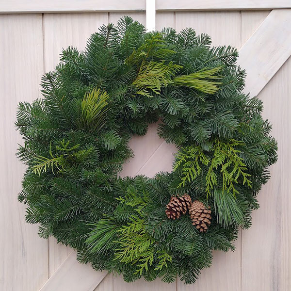 Christmas Wreath - Mixed 12in frame