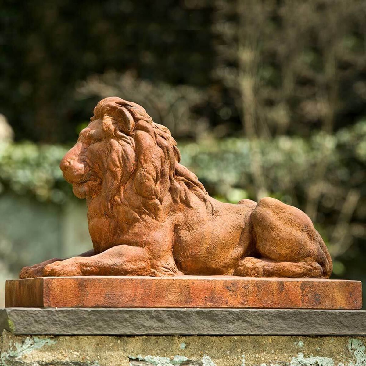 a405-classic-lion-garden-statue-cast-stone-fn.jpg