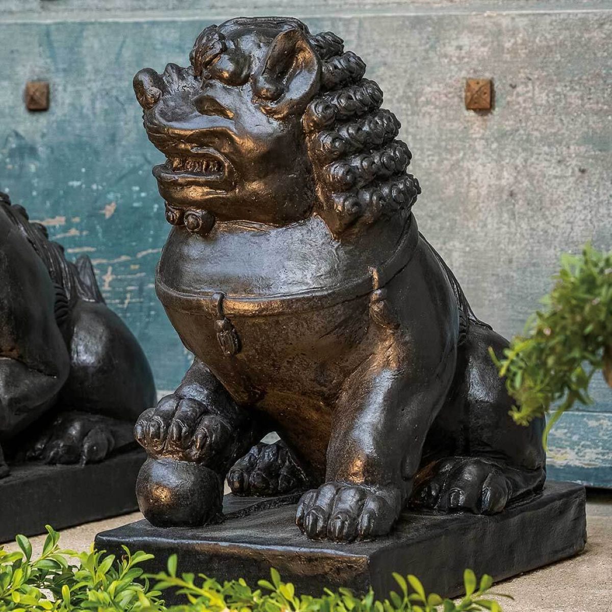 or176-traditional-foo-dog-male-cast-stone-asian-accent-nn.jpg