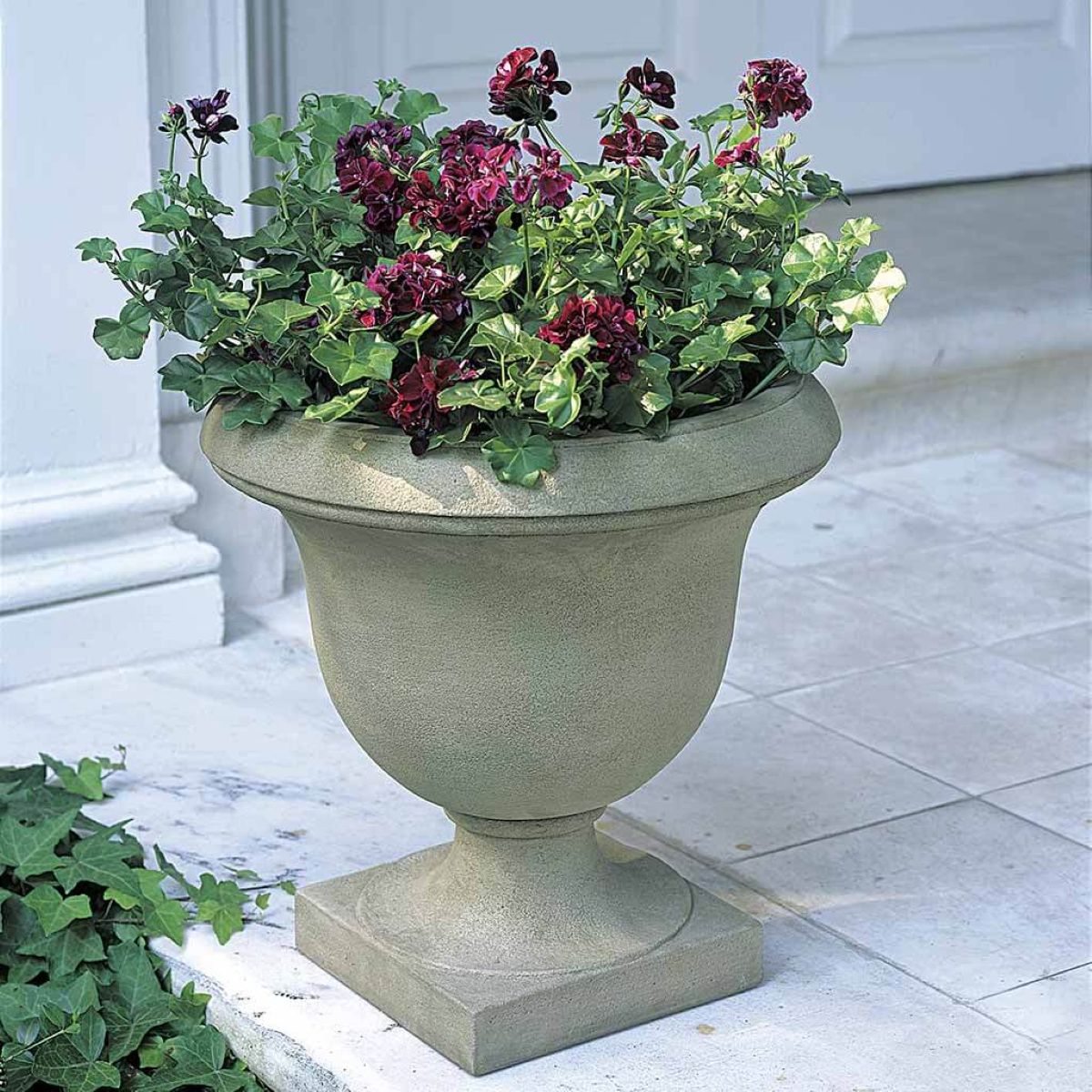 p366-litchfield-urn-planter-cast-stone-ve.jpg