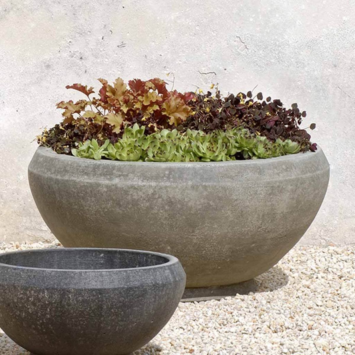 p407a-giulia-large-planter-cast-stone-gs.jpg