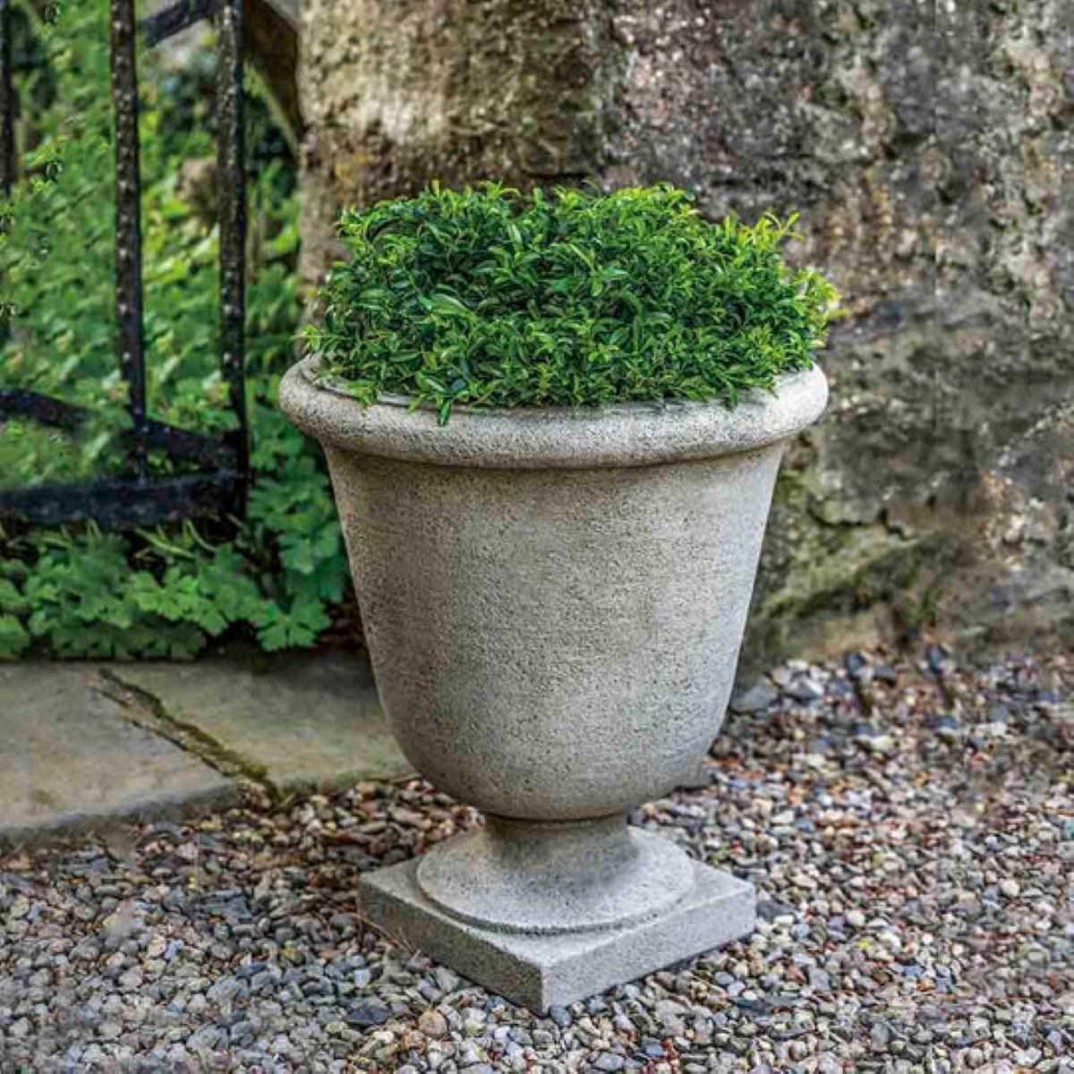 p879-hampton-terrace-urn-cast-stone-contaners-containers-as_540x.jpg